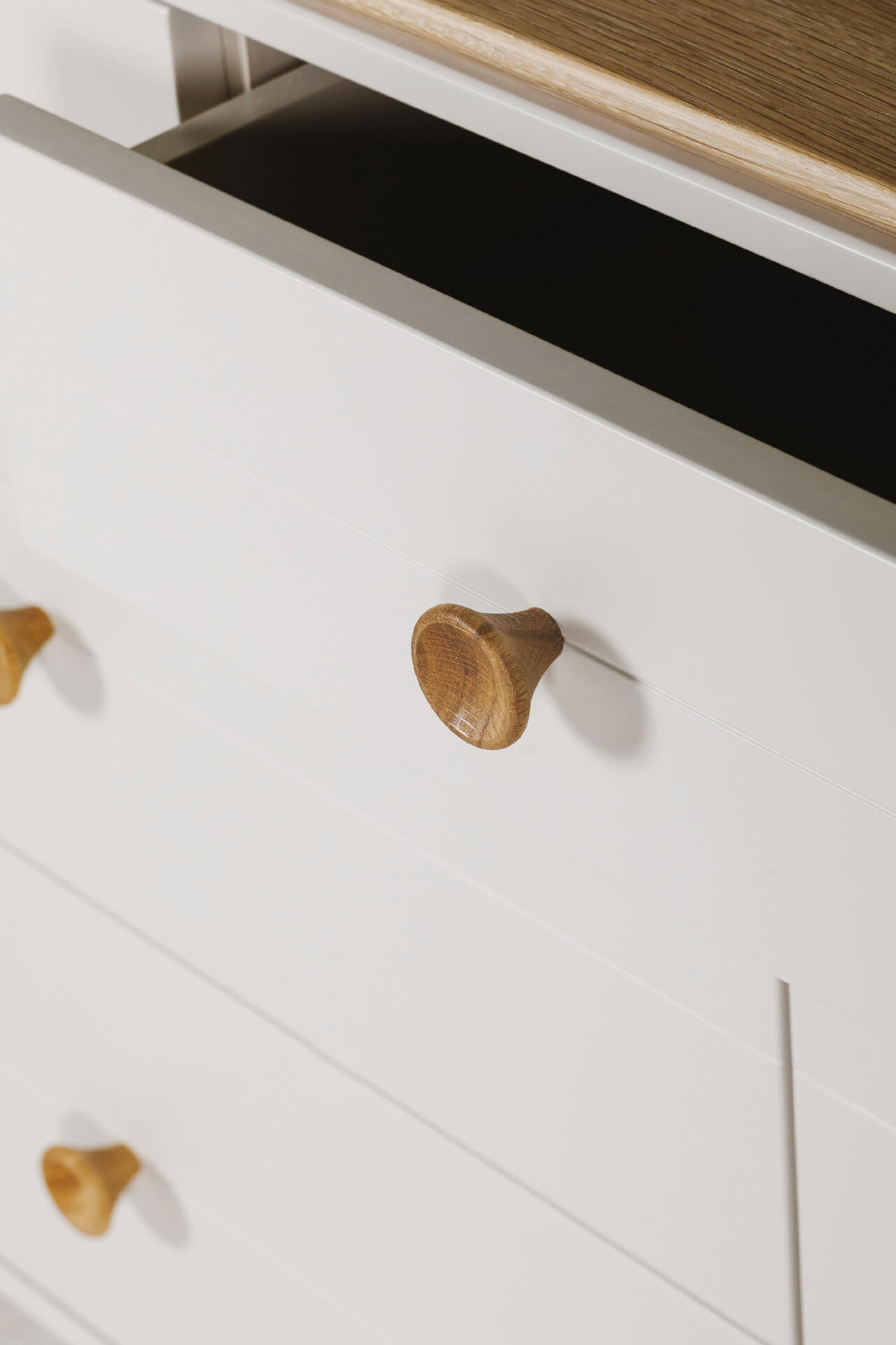 Arc 7 Draw Chest of Drawers