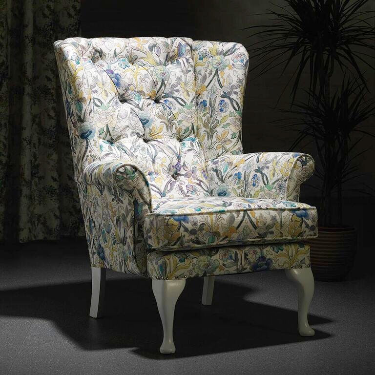 Bespoke Giverny Knoll Wingback Buttoned Armchair