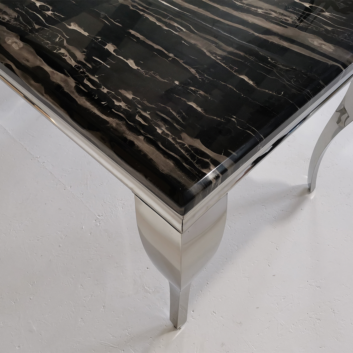 Liyana Black 1.4m Marble Dining Table