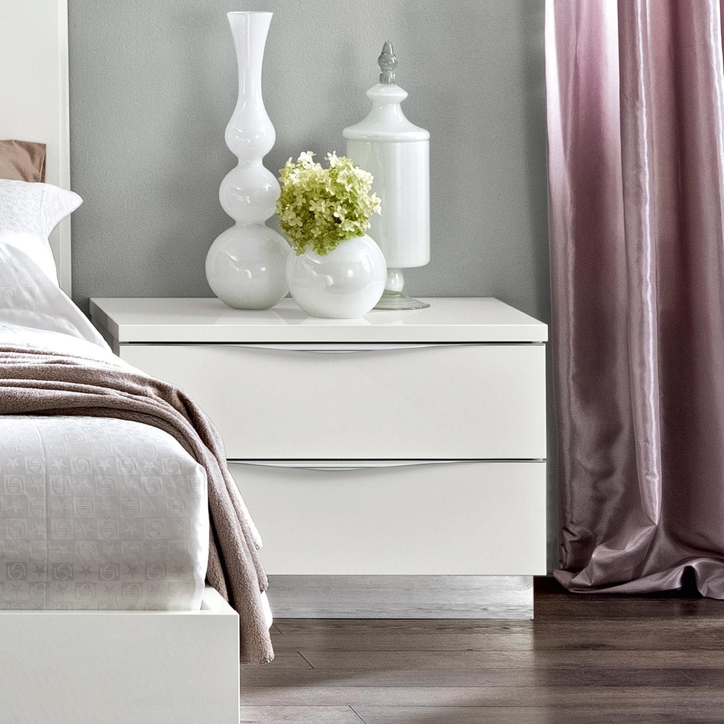 Caligula Maxi White Gloss Bedside Cabinet